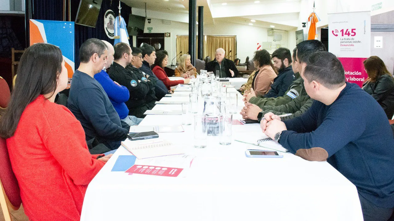 photo_5035297930323536875_y