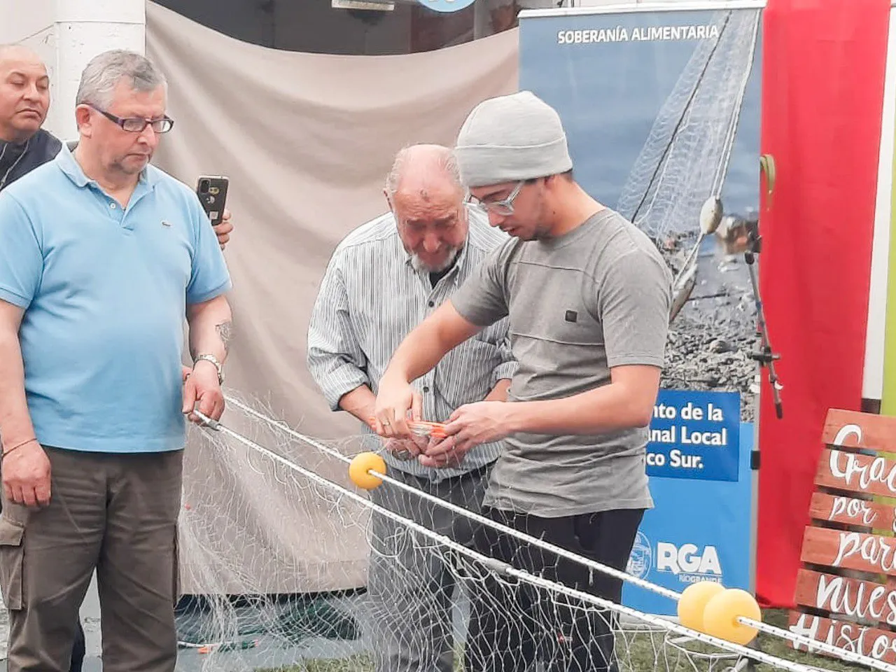 photo_4987956262461353010_y