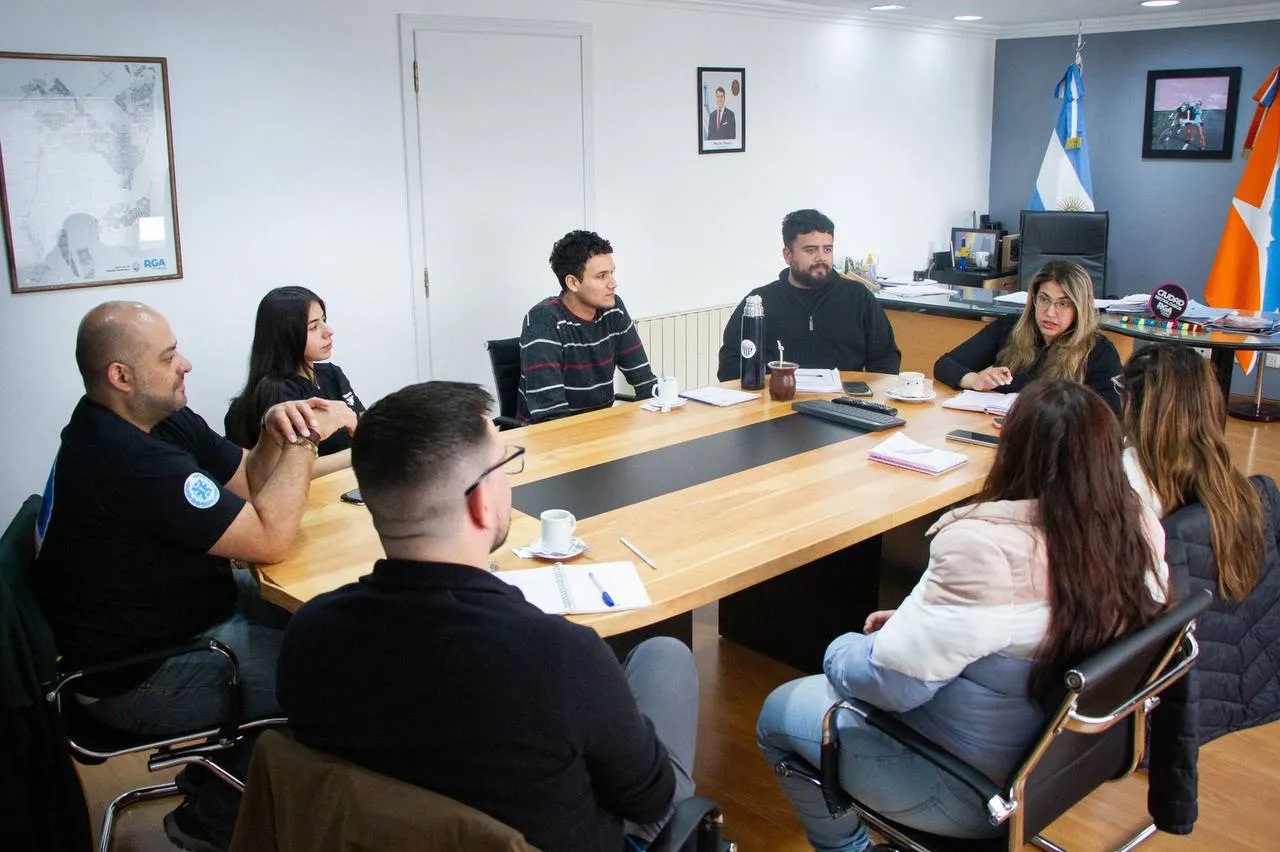 photo_5096298951396667212_y