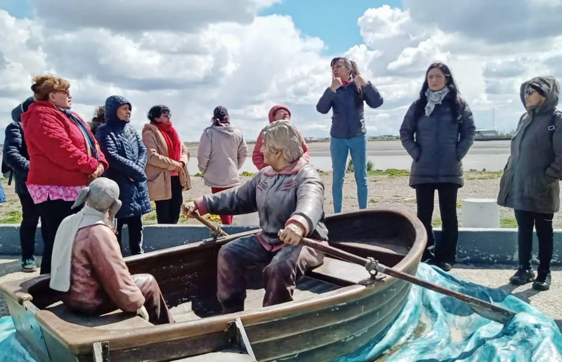 photo_5098412397428845499_y