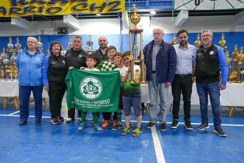 multimedia.normal.92fcaefb3080f1d5.RW50cmVnYSBkZSBQcmVtaW9zIENhZnMgMjAyM19ub3JtYWwud2VicA==