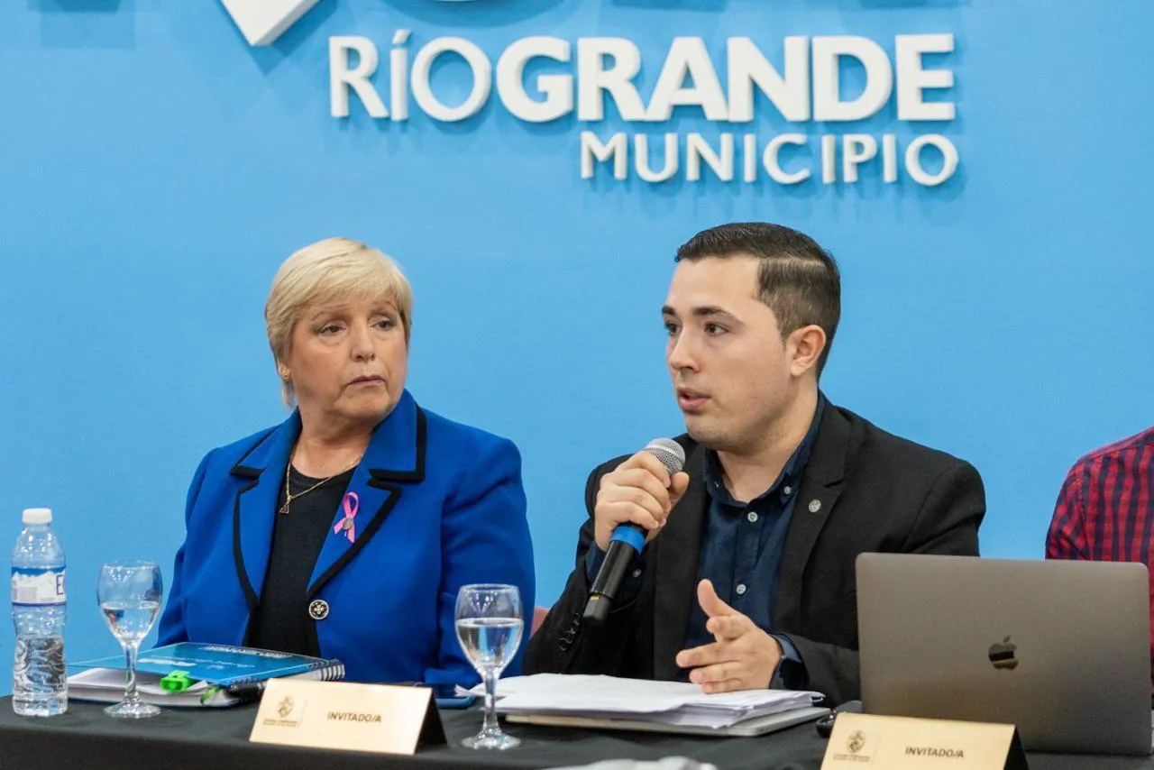 photo_5014840485696613475_y