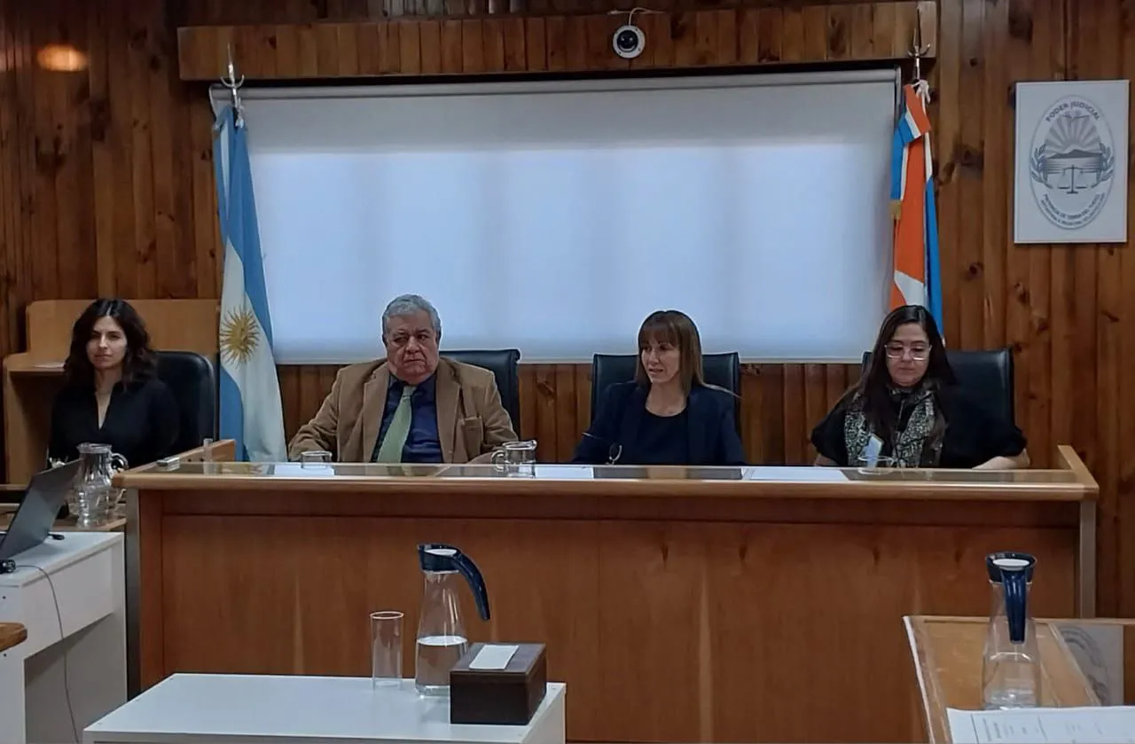 photo_5077857869361163666_y