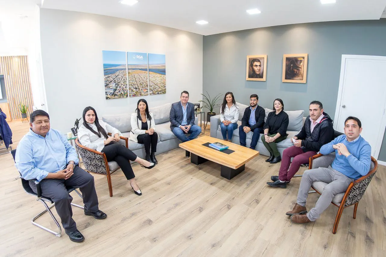 photo_5032838593395141586_y