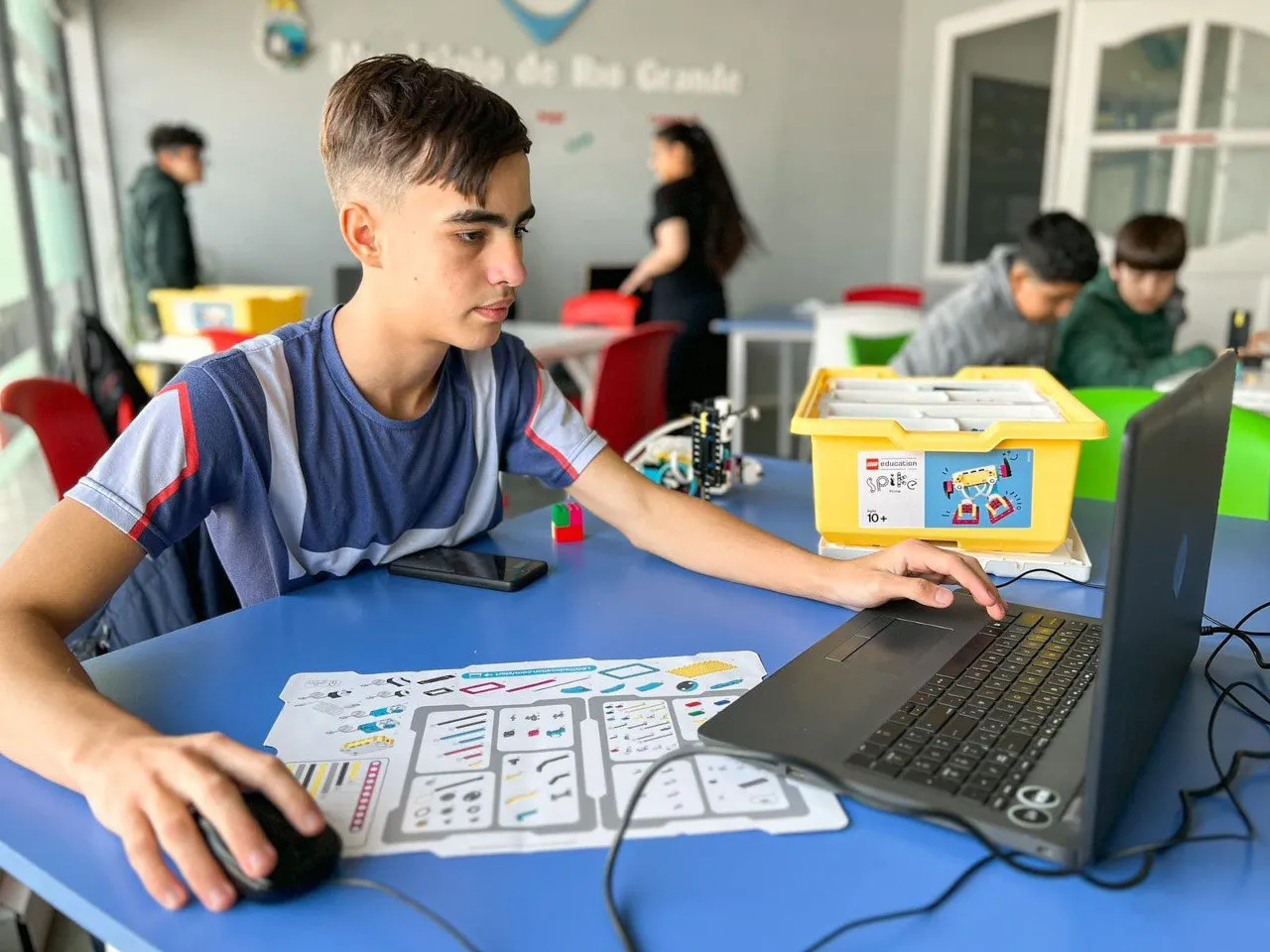 photo_5166032499976022967_y