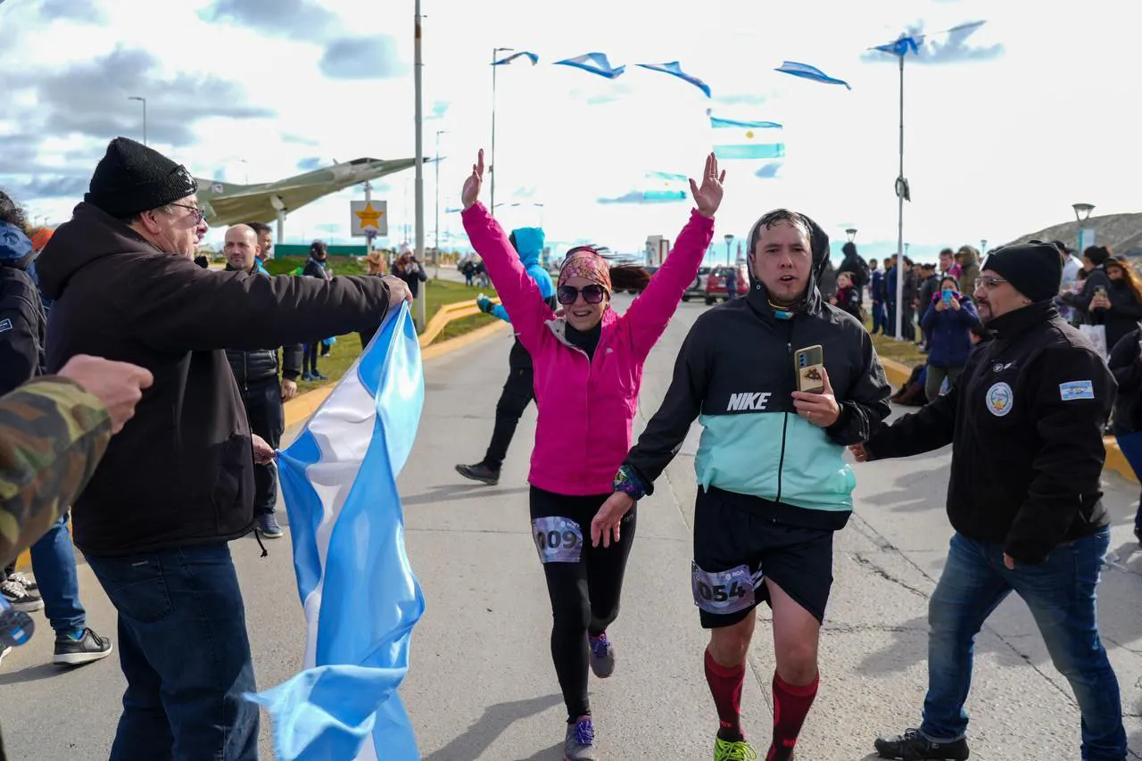 Unos 200 riograndenses participaron de la prueba atlética por Malvinas (1)