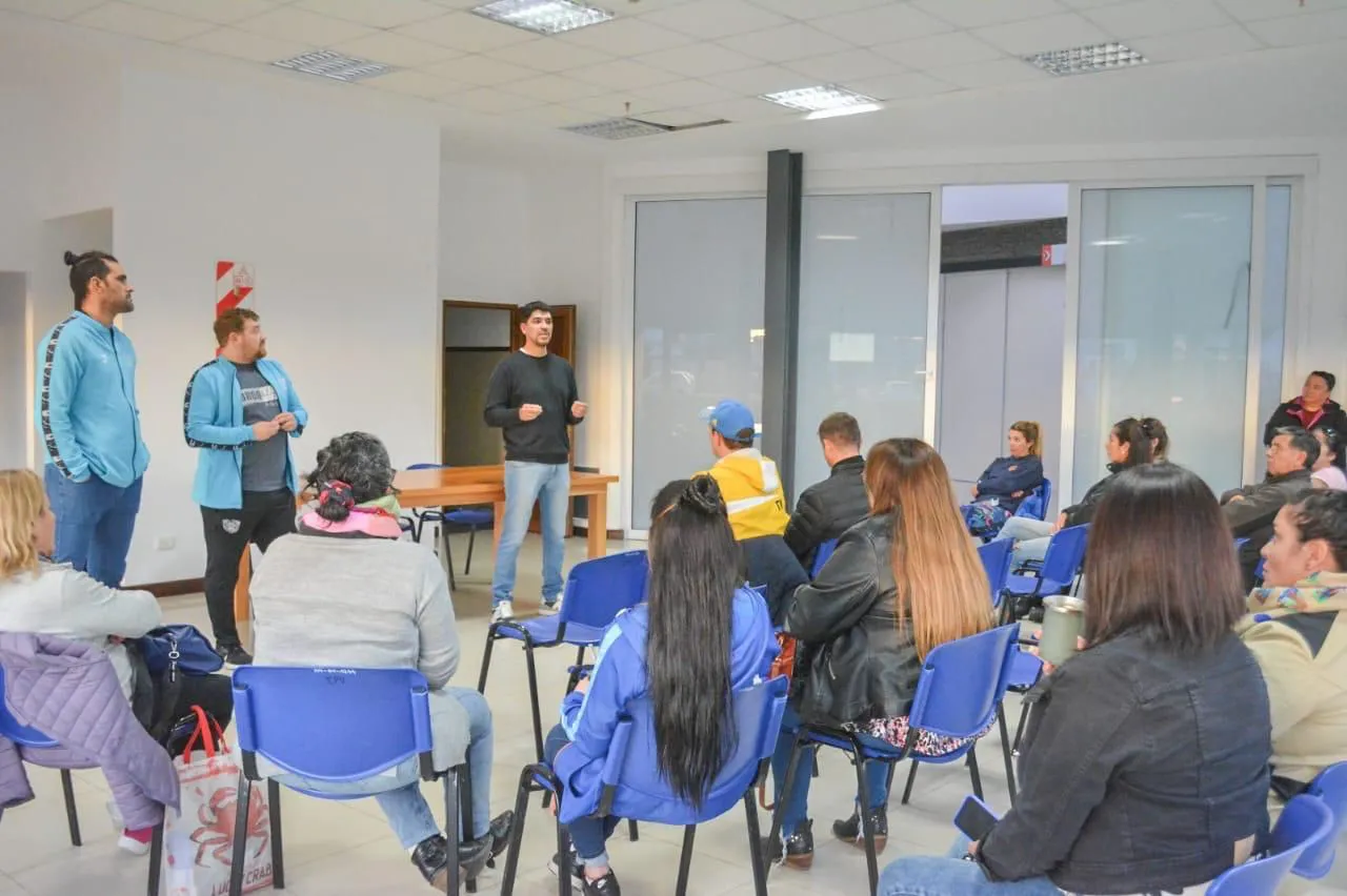 photo_5186159558538669270_y