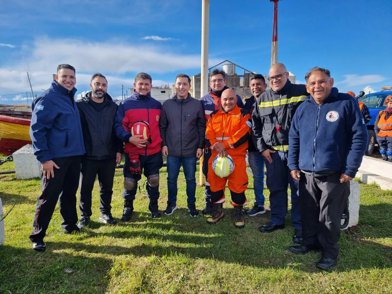 photo_5172887834716122167_y