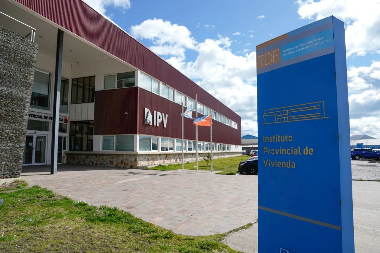 photo_5136540046181116993_y