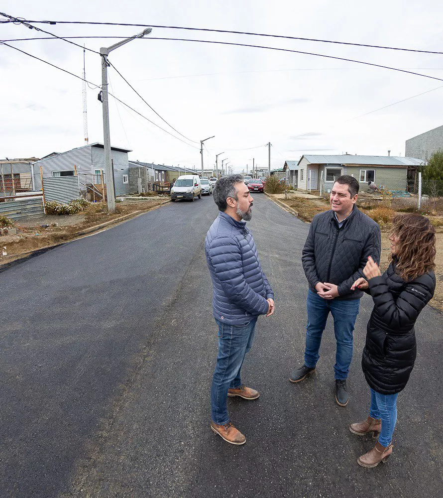 photo_5059880356030820905_y