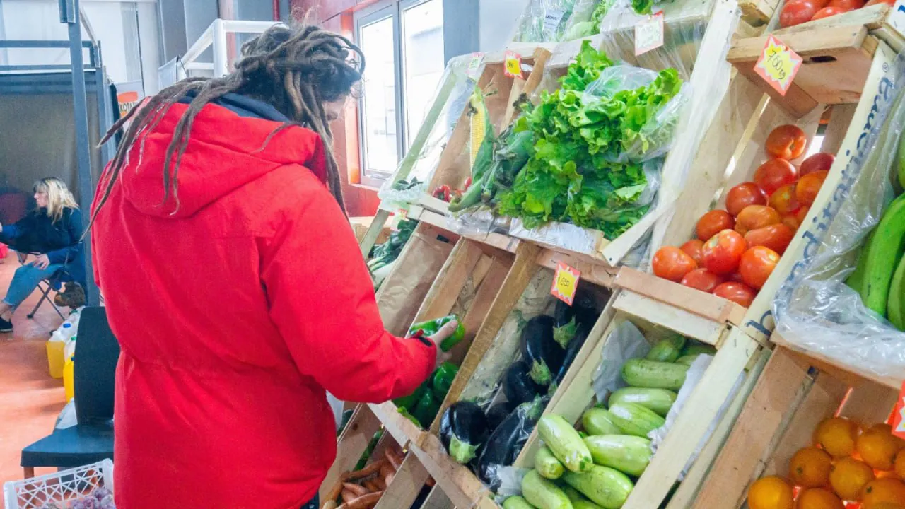 photo_5066874985150262162_y