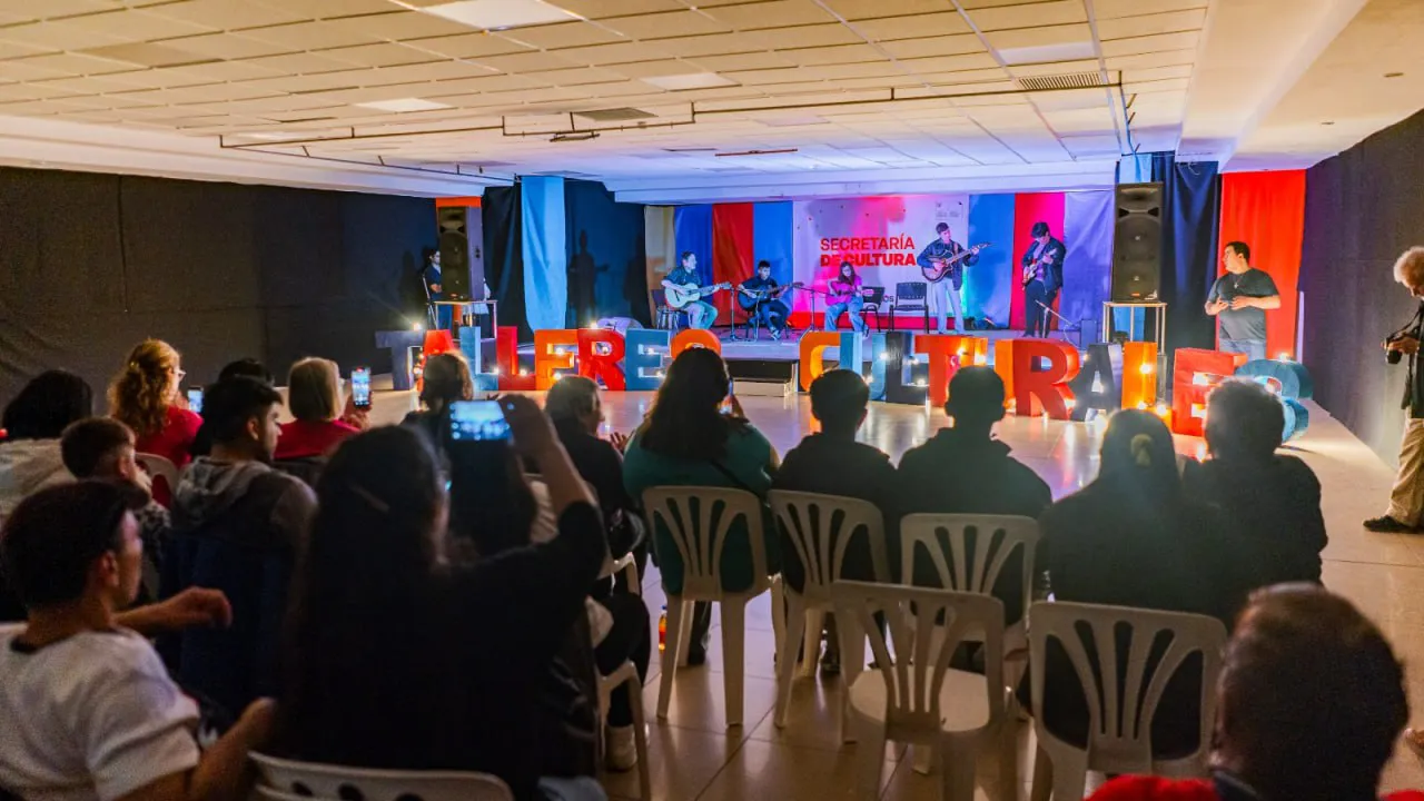 photo_5154441121978493653_y