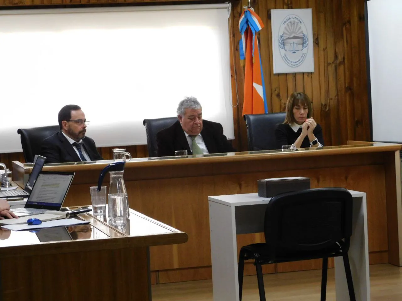 photo_5143217796908428906_y