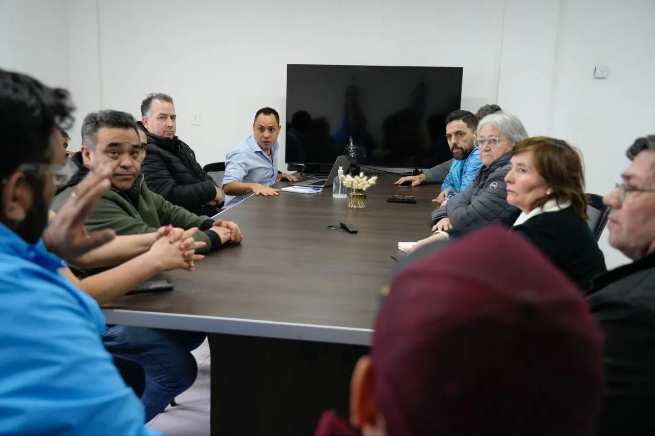 multimedia.normal.8715f9befb638503.UmV1bmnDs24gR29iaWVybm8gTXVuaWNpcGlvIEZ1dHNhX25vcm1hbC53ZWJw