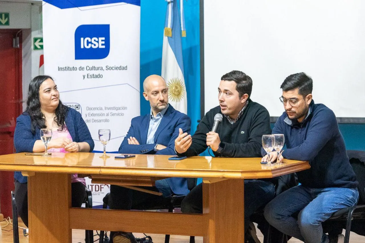 photo_5152293354862652324_y