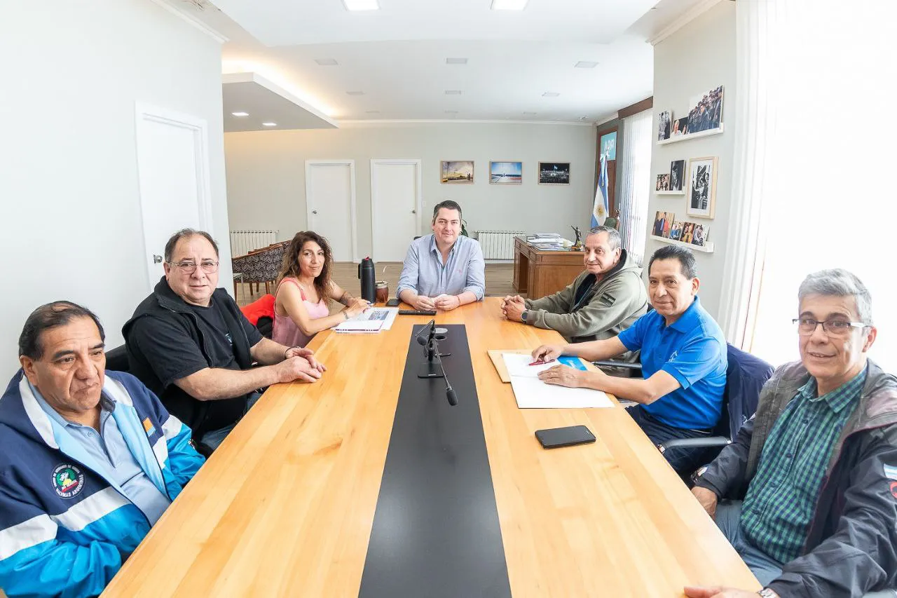 photo_4952035264826551529_y