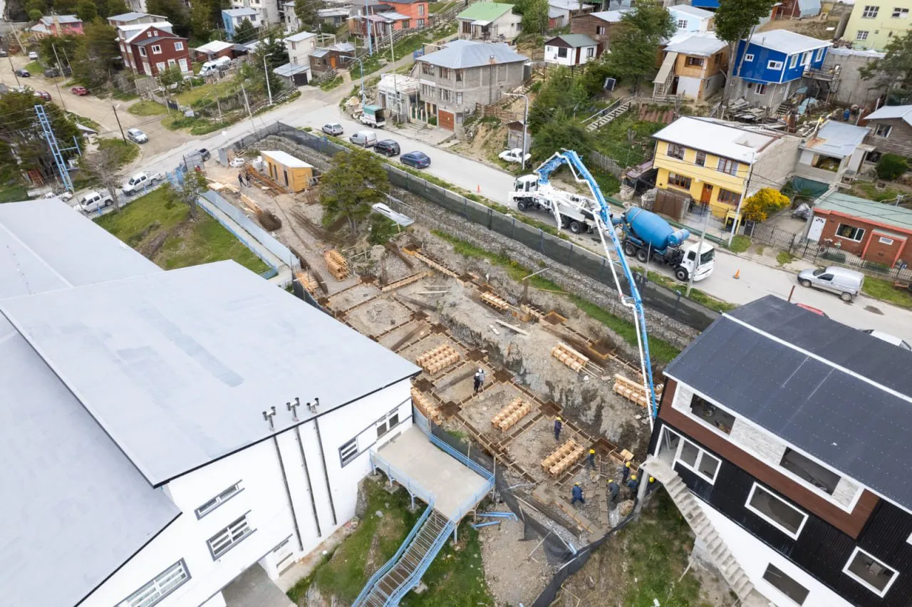 photo_4907115249849707636_y