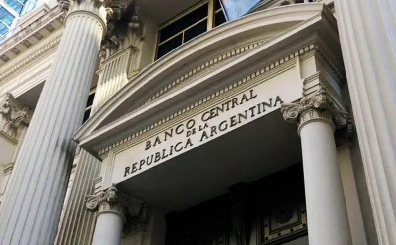 el-banco-central-bajo-la-tasa-de-interes-al-80_234c