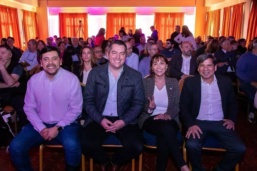 multimedia.normal.93eeaf6439505b88.Zmlubm92YSBpbnRlbmRlbnRlc19ub3JtYWwud2VicA==