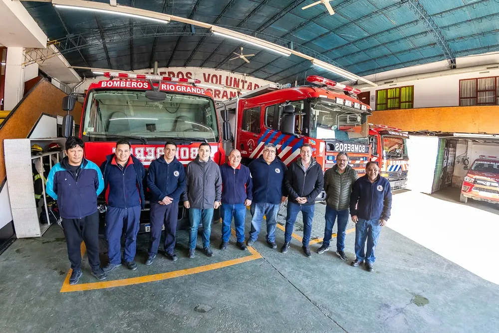 multimedia.normal.92a1e28835bbe912.Qm9tYmVyb3MgVm9sdW50YXJpb3MgTWFydMOtbiBQZXJlX25vcm1hbC53ZWJw