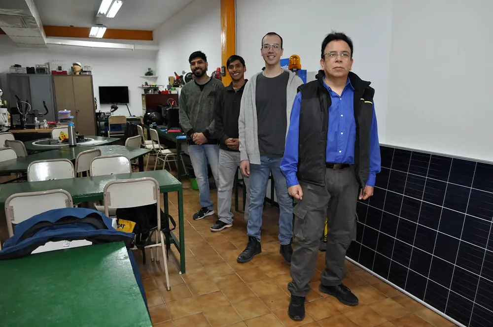 xUTN,P20INCUBADORA.JPG.pagespeed.ic.-N_A0mZjXE