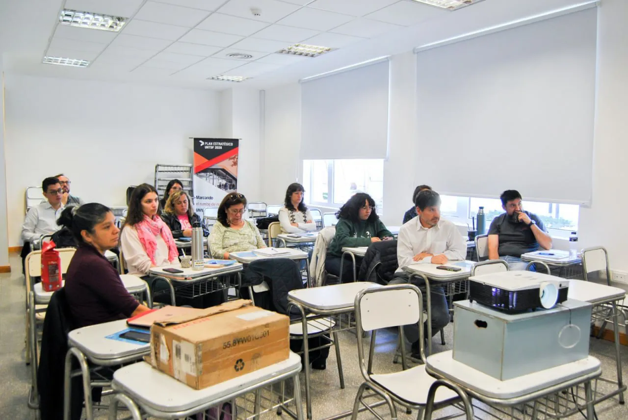 photo_5161654051400691076_y