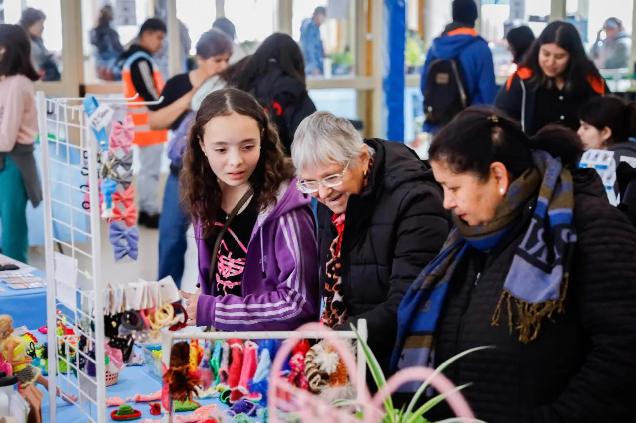 photo_4951893475071209351_y