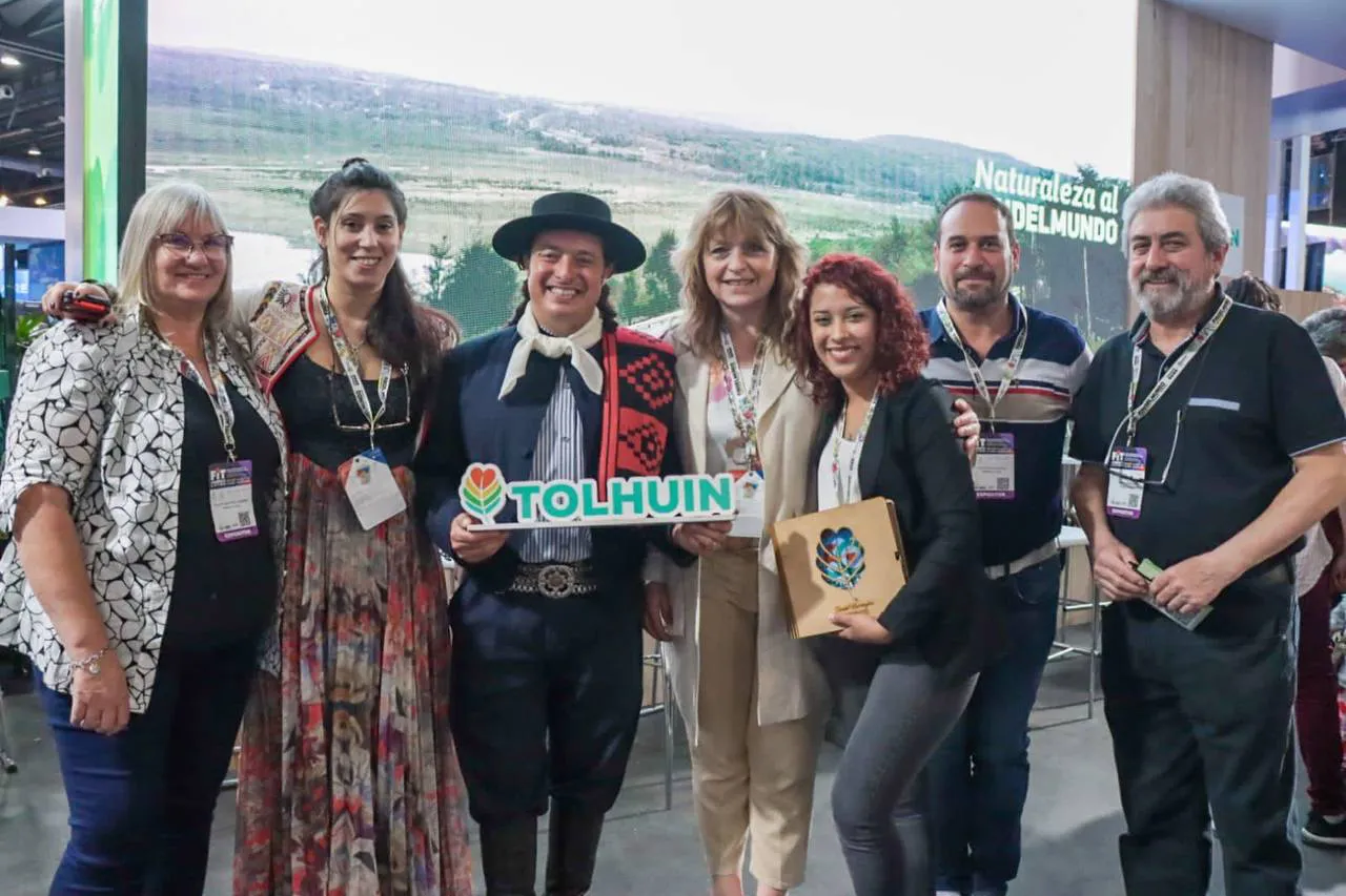 photo_4965695026059389676_y