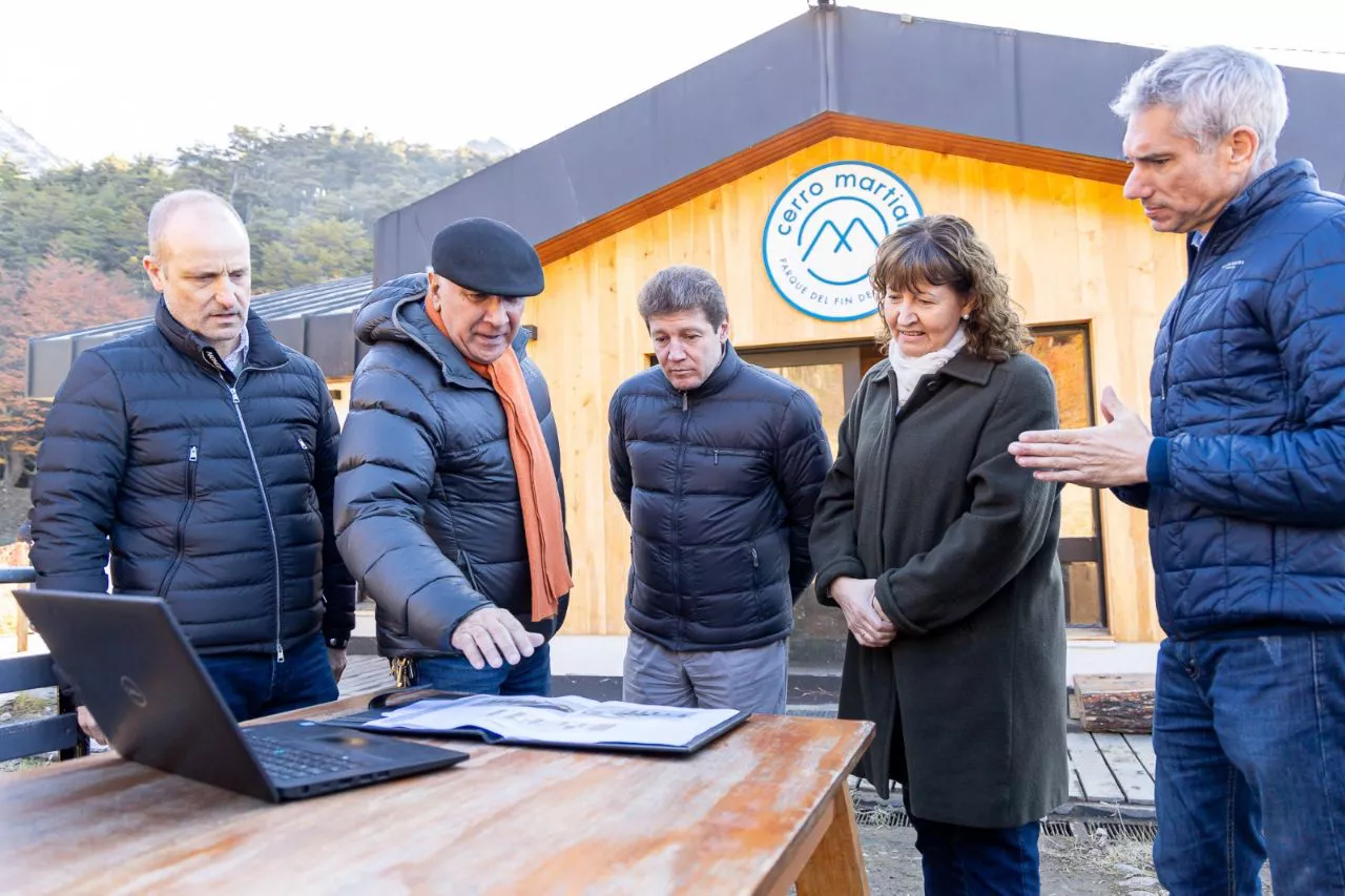 photo_5026321530279275345_y