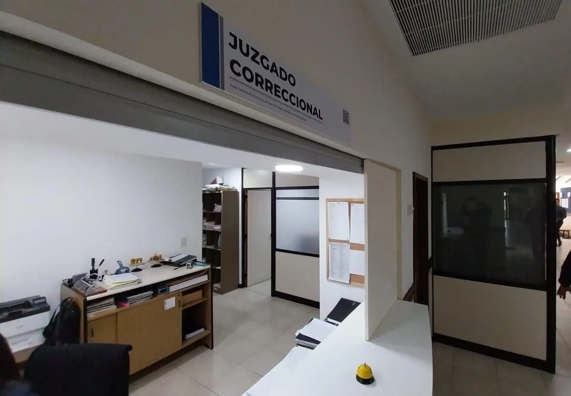 photo_4951780994172694060_y