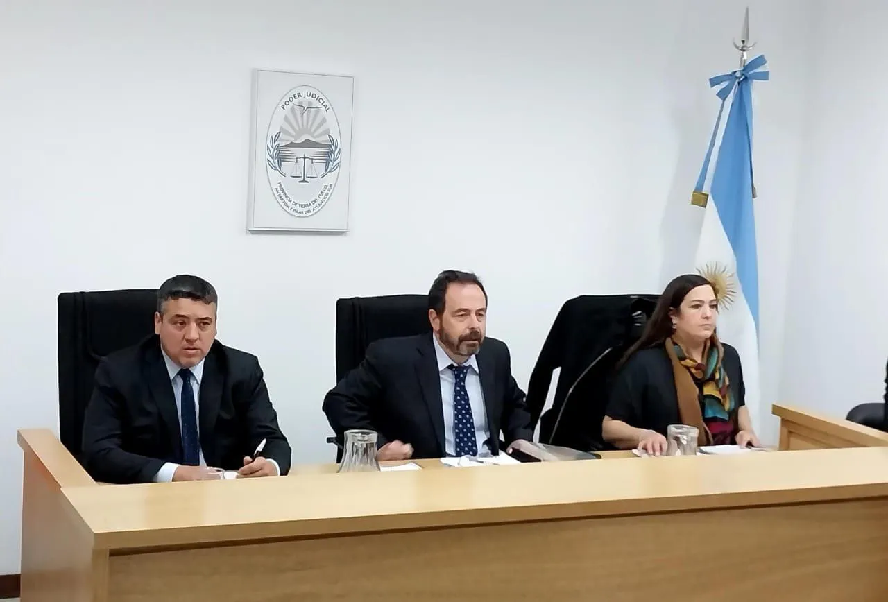 photo_5156695133700336667_y