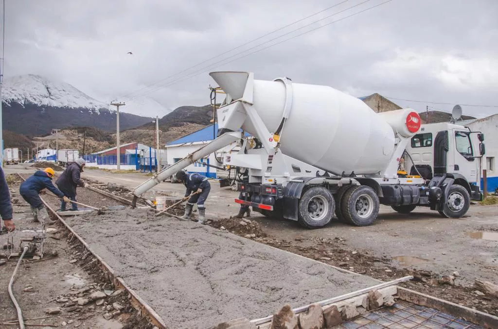 photo_4949660238106176270_y