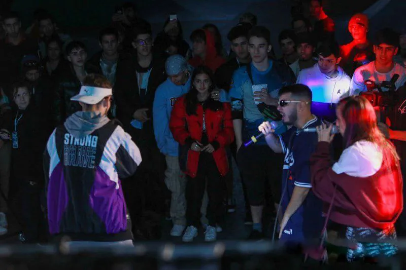 photo_5062444906773065301_x