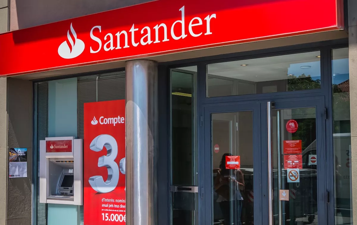 multimedia.normal.8a4c5698e43390d8.42616e636f2053616e74616e6465725f6e6f726d616c2e77656270