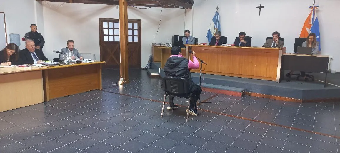 photo_4974605927852387550_y