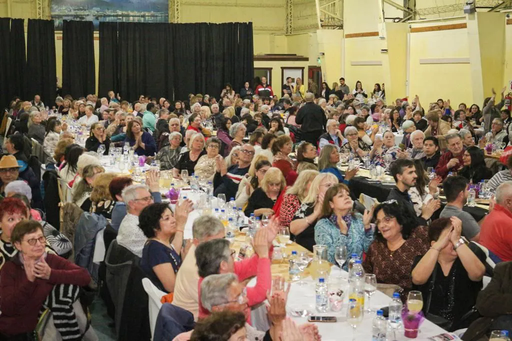 multimedia.normal.a5df750baffecafc.RMOtYSBkZWwgSnViaWxhZG8gVXNodWFpYV9ub3JtYWwud2VicA==