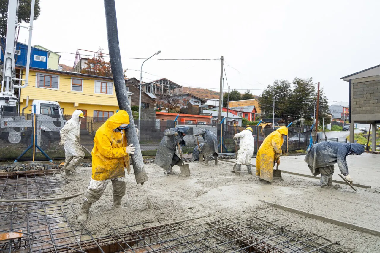 photo_5010468827464576101_y