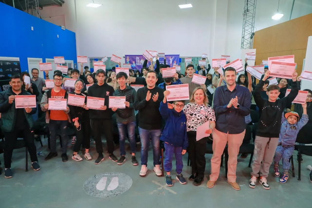 photo_5084715308635237690_y