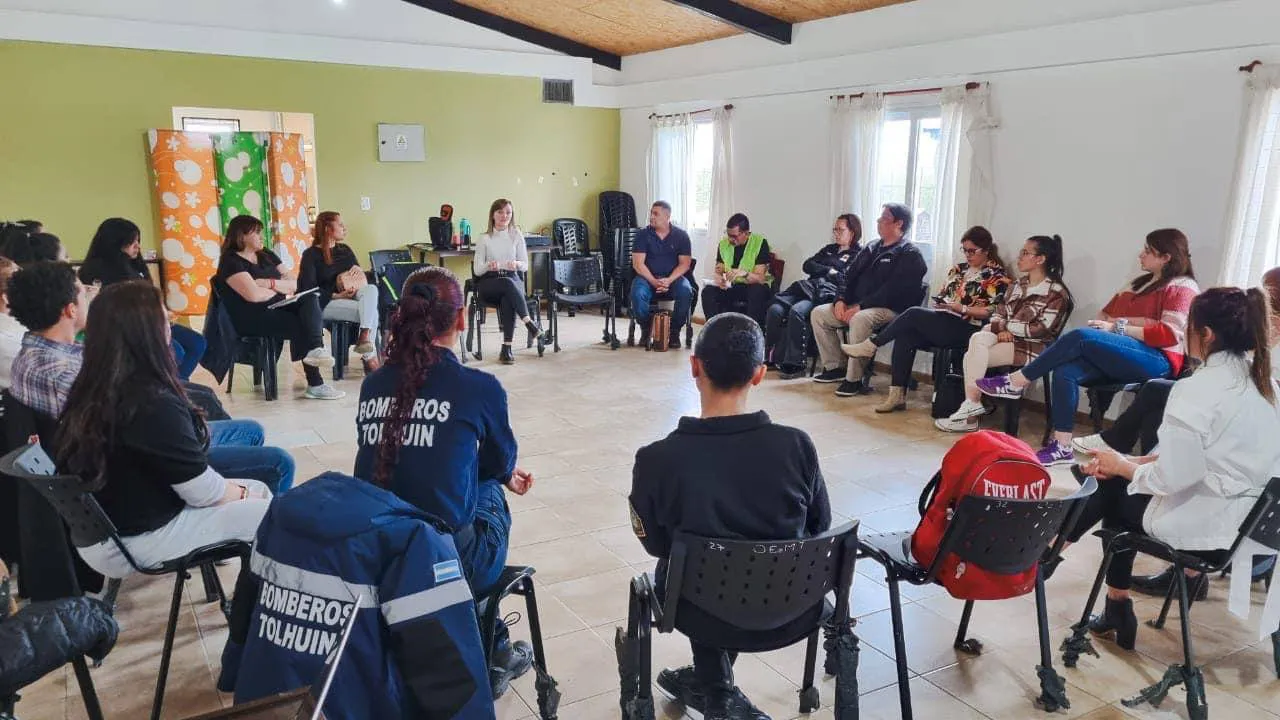 photo_5131993840478169917_y