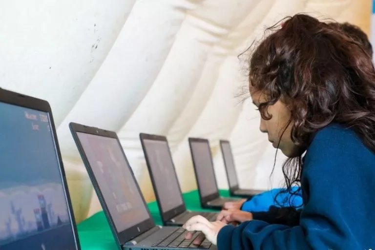 multimedia.normal.8e5acffcc158f423.52474120566572616e6f205465636e6f6c6f6769636f5f6e6f726d616c2e77656270