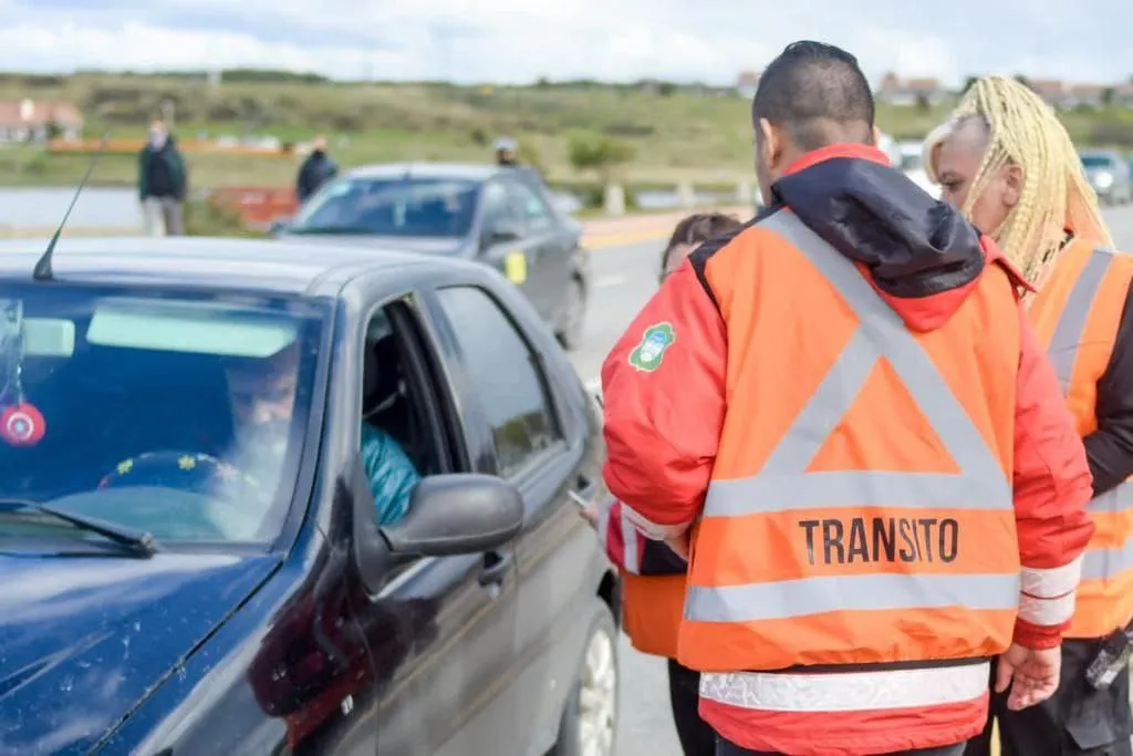 photo_4983624856662814642_y