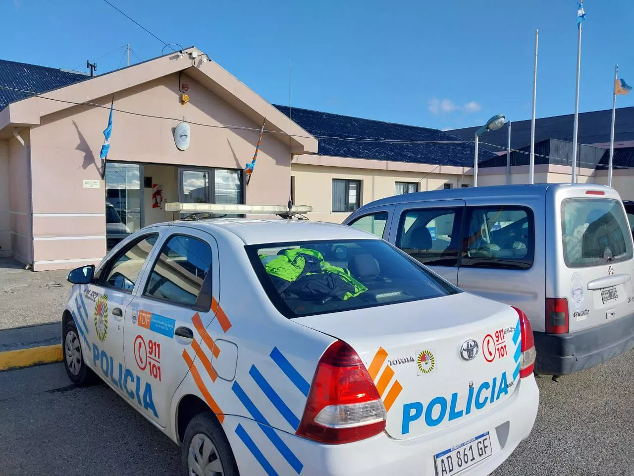 multimedia.normal.9a75fbc2743f661e.506f6c6963c3ad612054726962756e616c65735f6e6f726d616c2e77656270