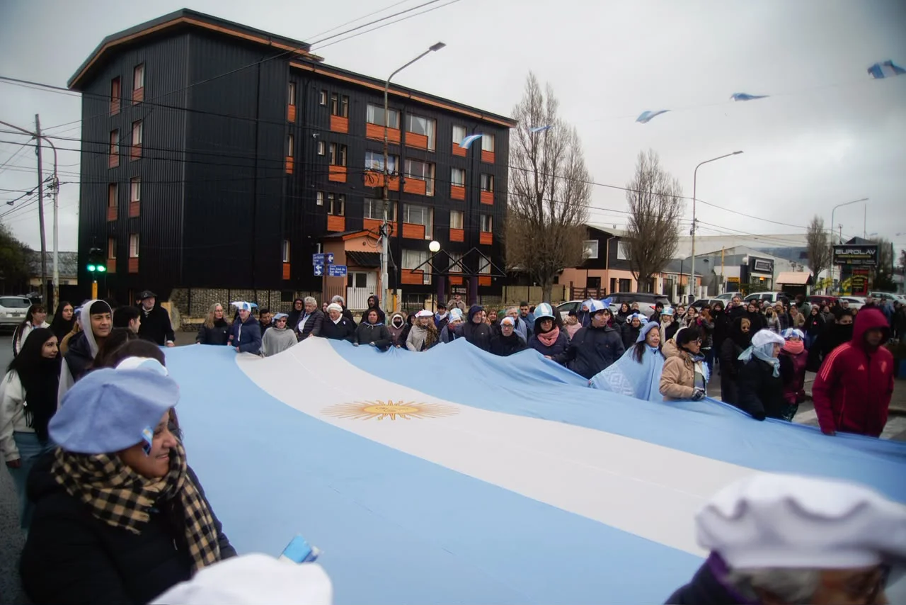 MULTITUD