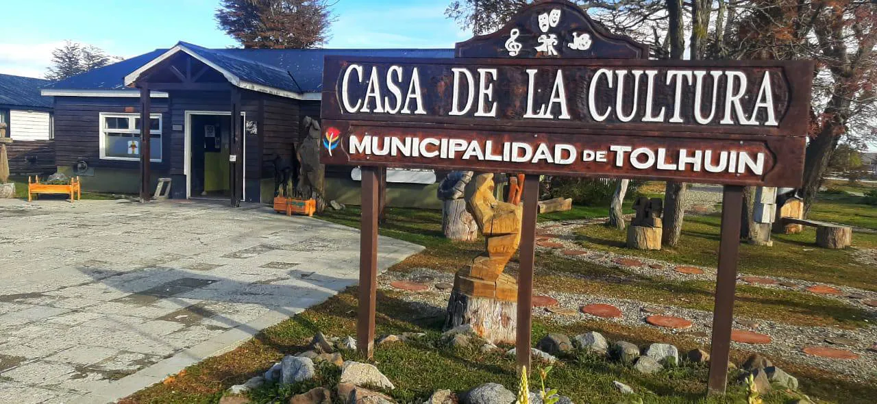 CASA DE LA CULTURA TOLHUIN