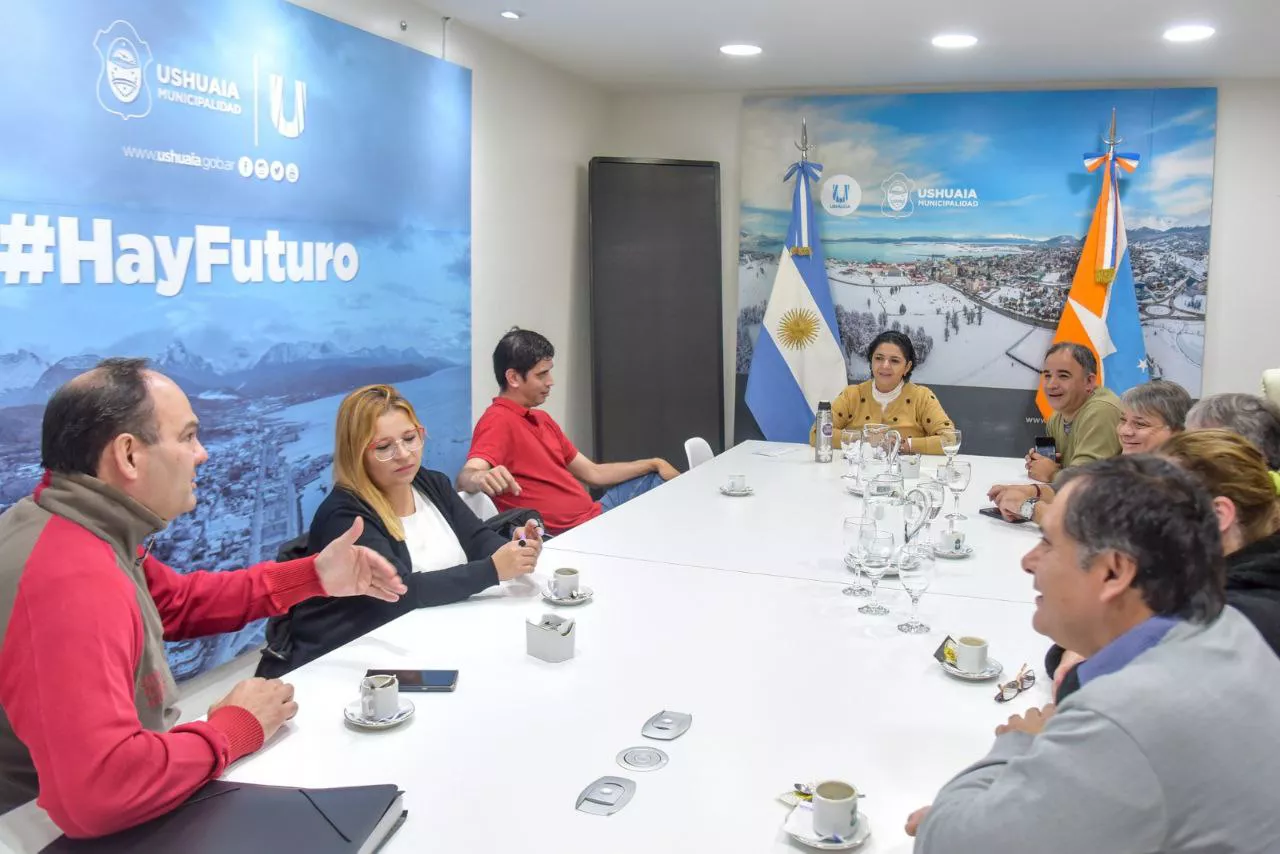 photo_5048686017695034730_y