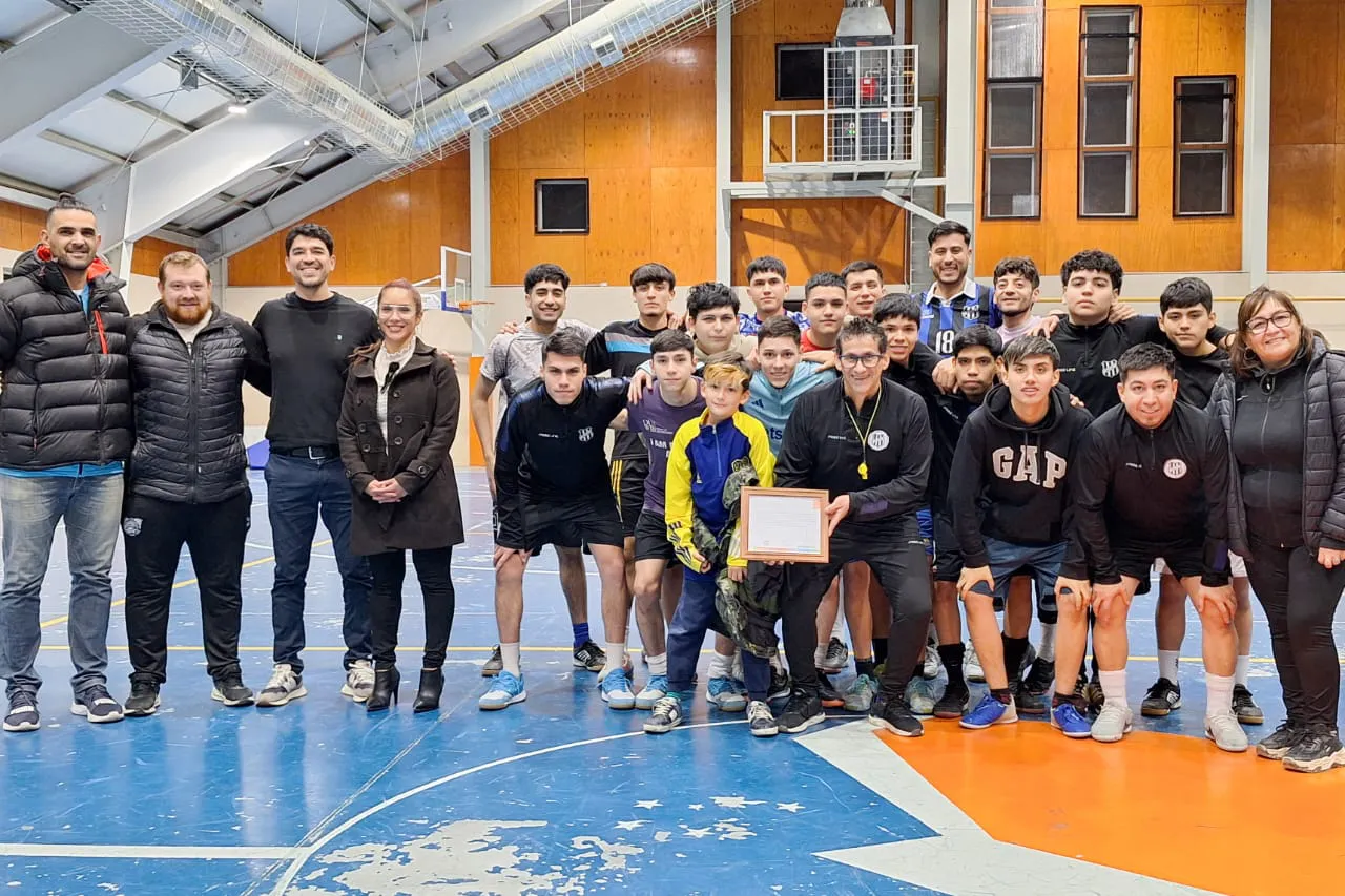 multimedia.normal.8e703a9f8a4e6cc6.Q2x1YiBJbnRlciBSR19ub3JtYWwud2VicA==