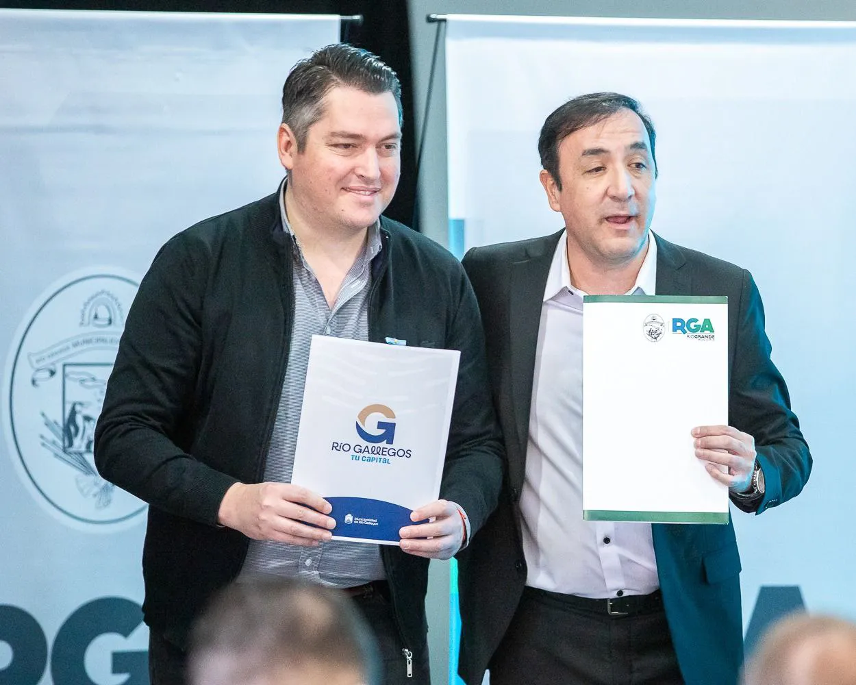 photo_5073369997904030677_y