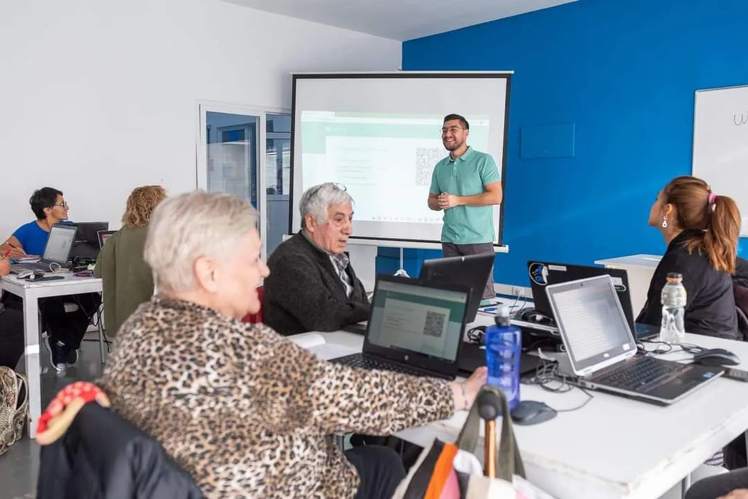 photo_5100436907573226283_y