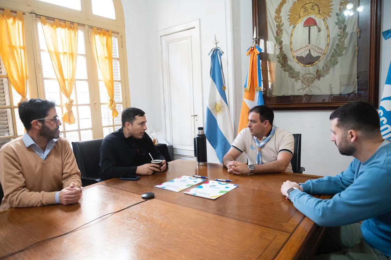 photo_4906820348805229742_y