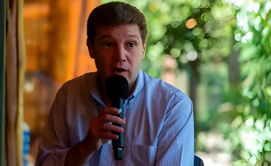 photo_5017436471304498552_y